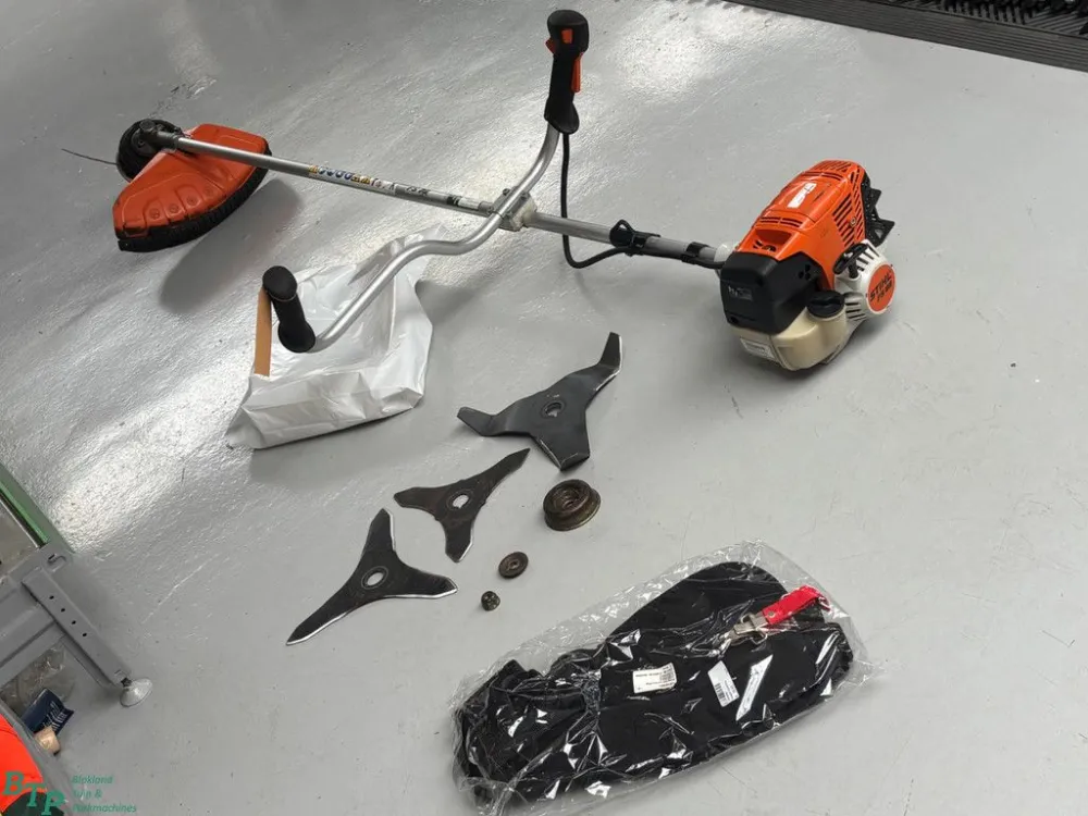 Stihl FS89 gebruikte bosmaaier met messen en draadkop Flitsaanbieding