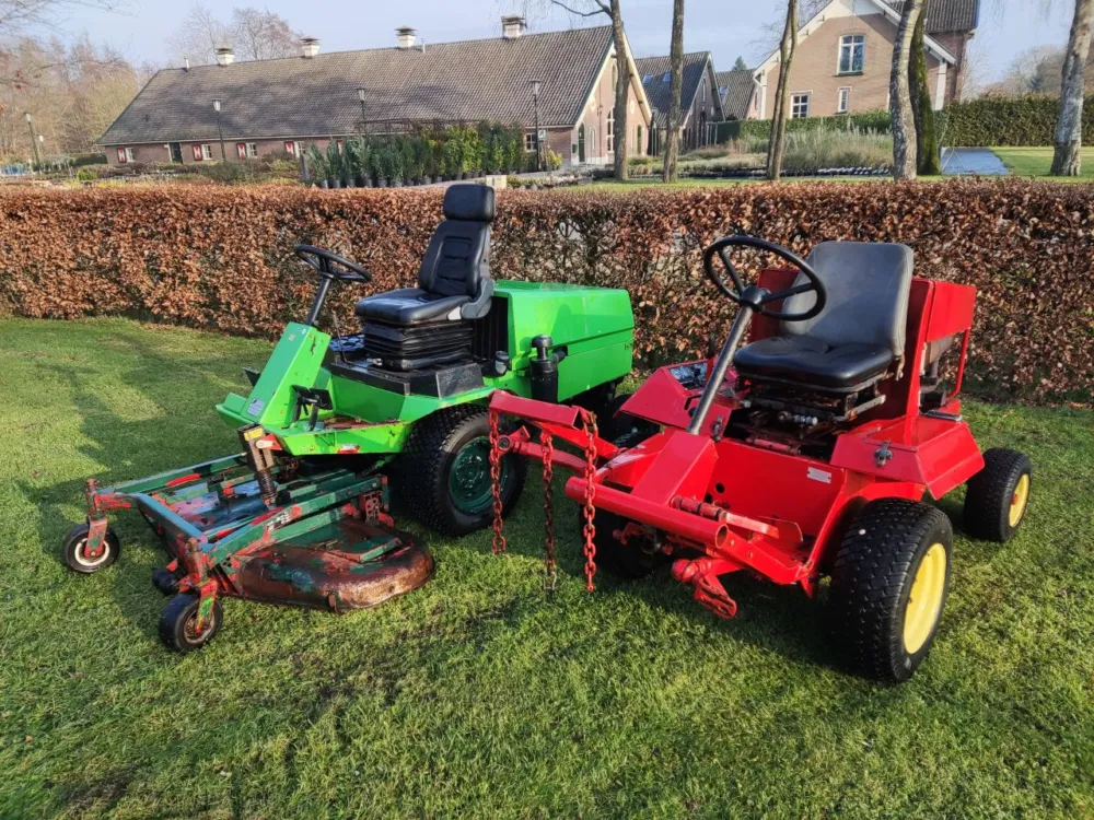 2 TORO zitmaaiers (type 322D en 223D, Mitsubishi diesel) Gratis Retour